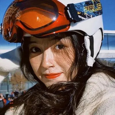 女玩家喜迎春